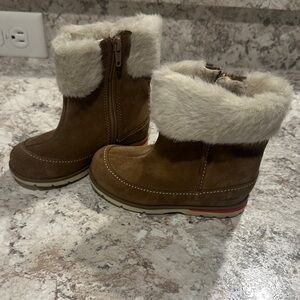 Brown Suede Fur-Lined Clarks Boots